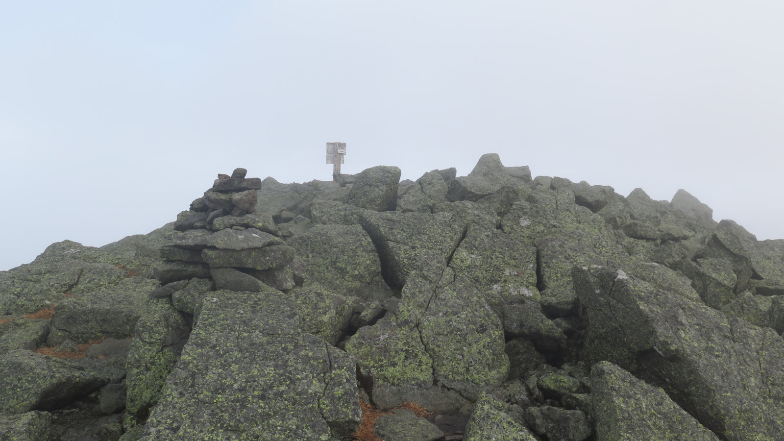 Lowes-Path-Summit-Sign-Mt-Adams-20191012