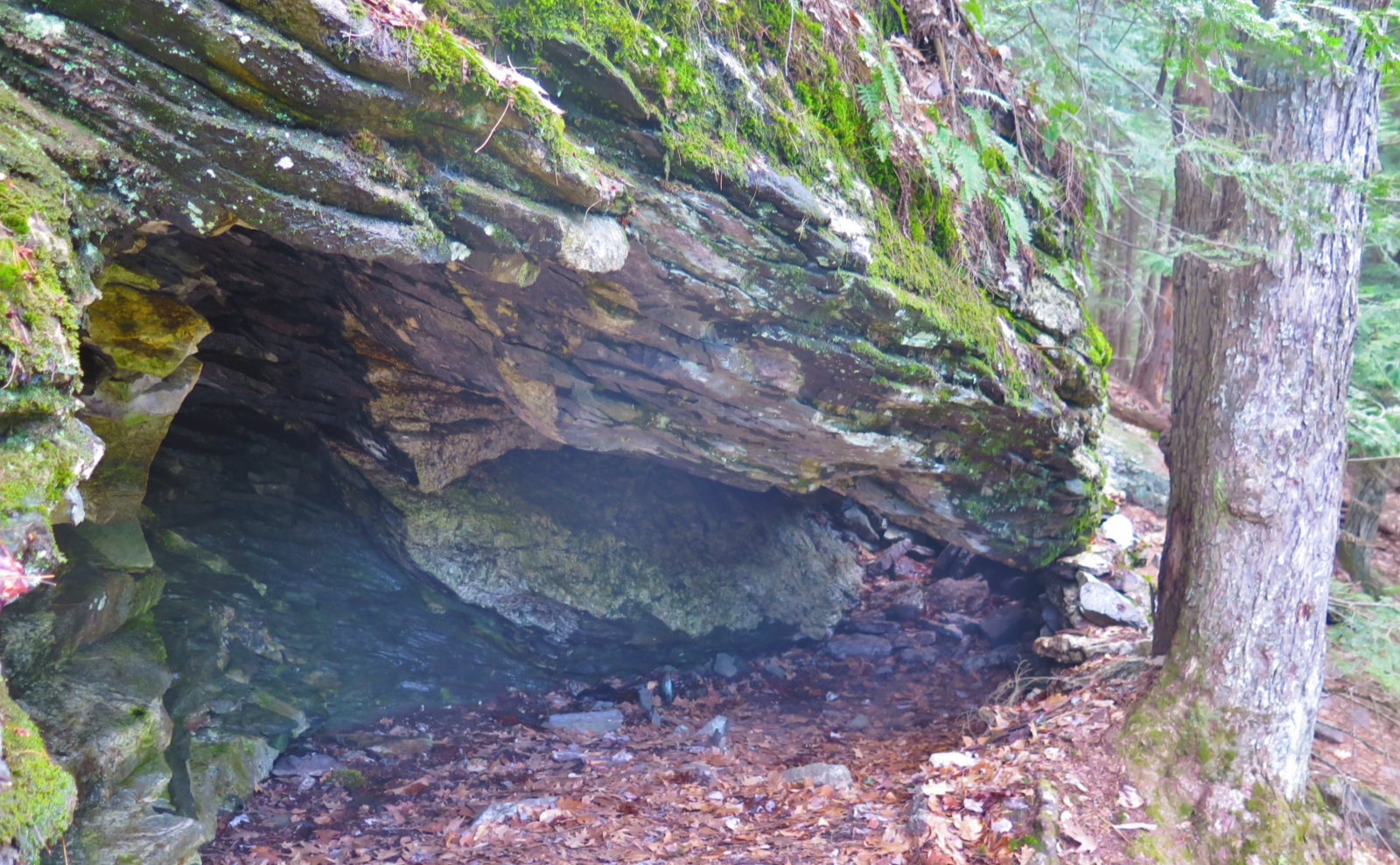 4-Cave-Close-Uncanoonuc-20200429