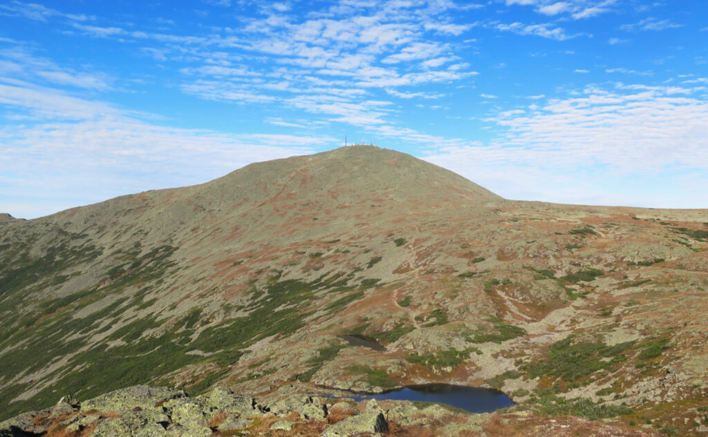 View of Mt Washington from Mt Monroe, with the Lakes of the Clouds visible in the col below. 